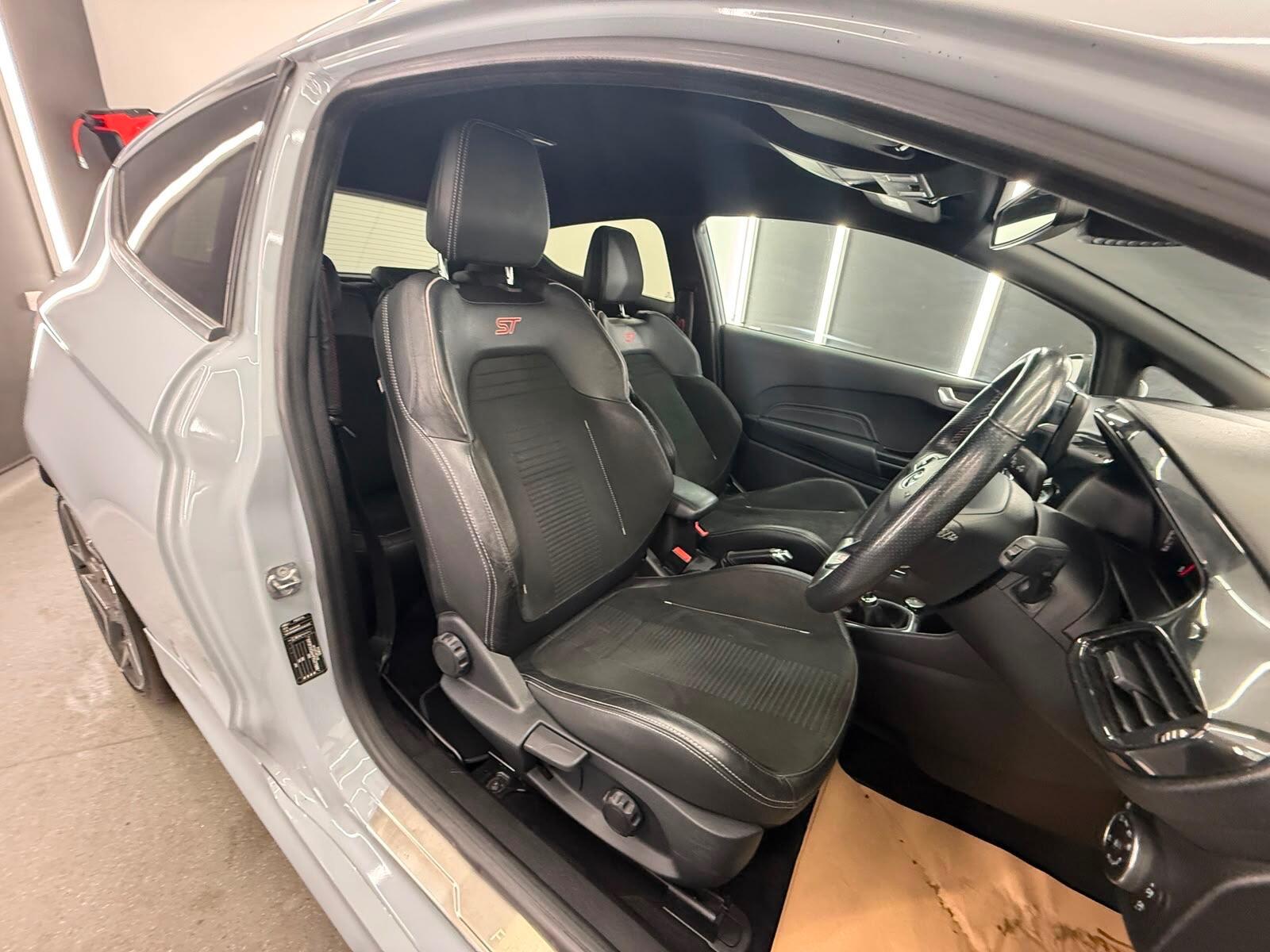 Ford Fiesta view 24