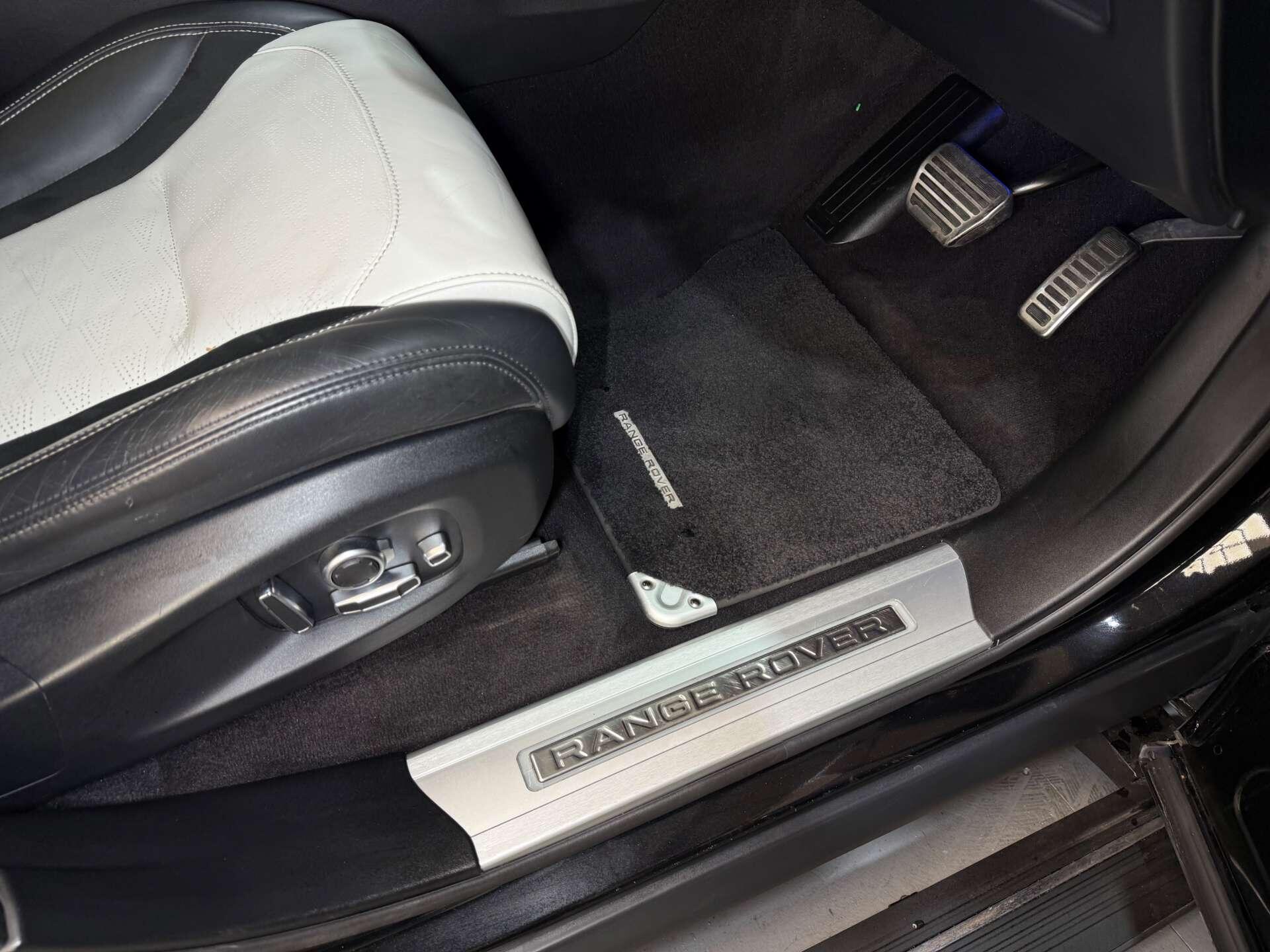 Land Rover Range Rover Sport view 30
