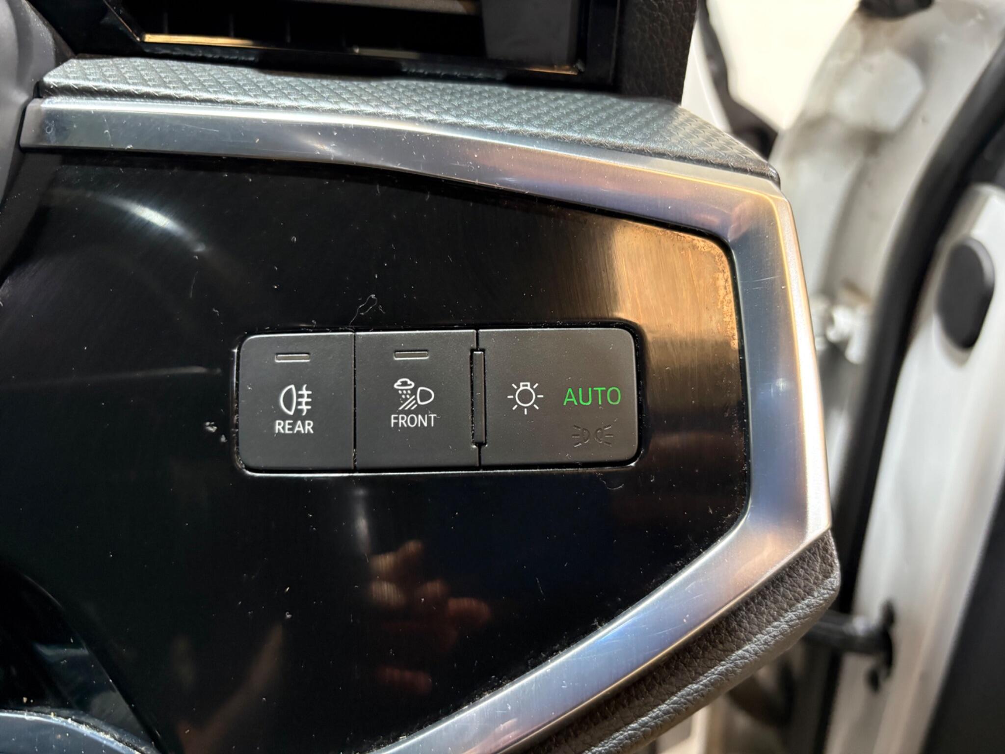 Audi Q3 view 36
