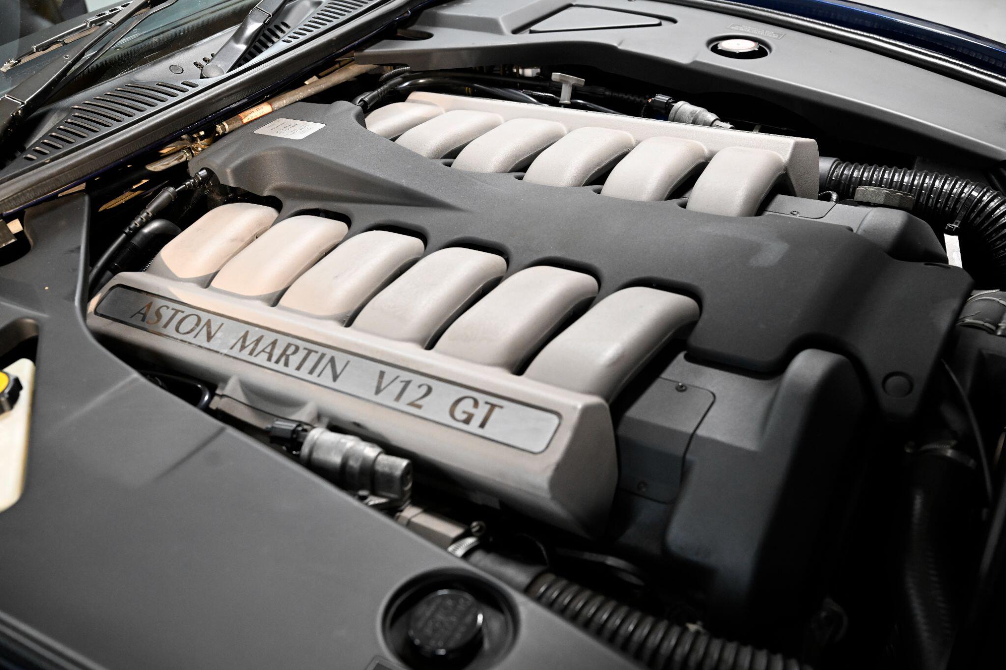 Aston Martin DB7 view 22