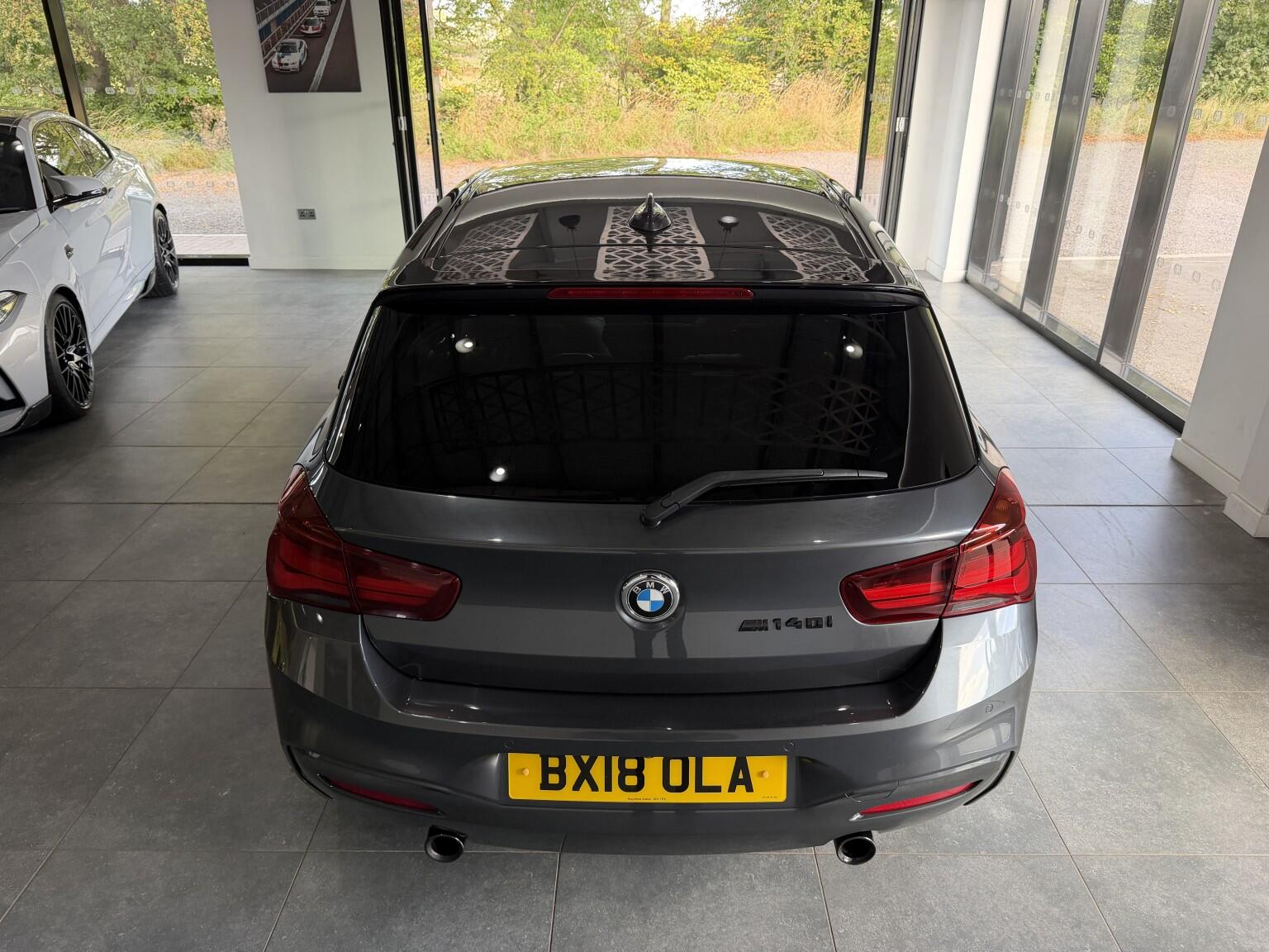 BMW 1 Series view 32