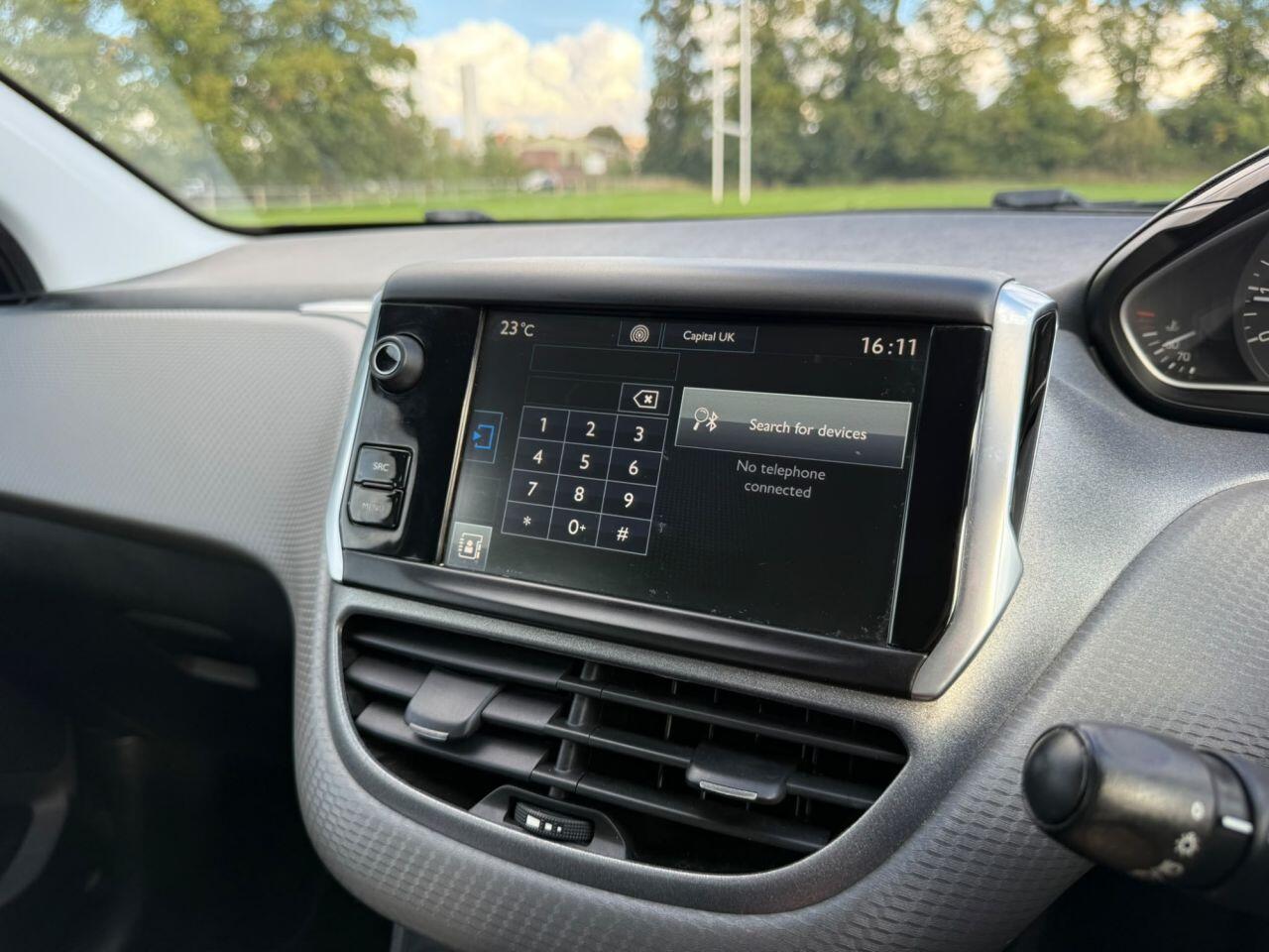 Peugeot 208 view 35