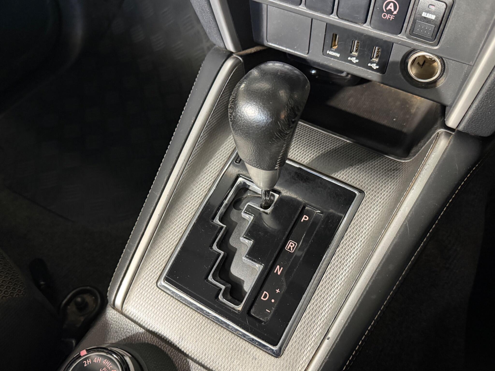 Mitsubishi L200 view 23