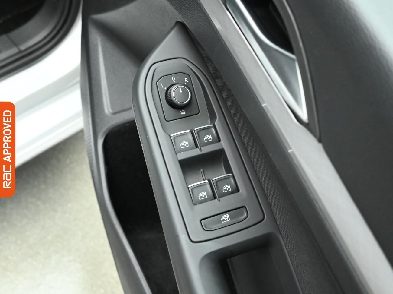 Volkswagen Golf view 23