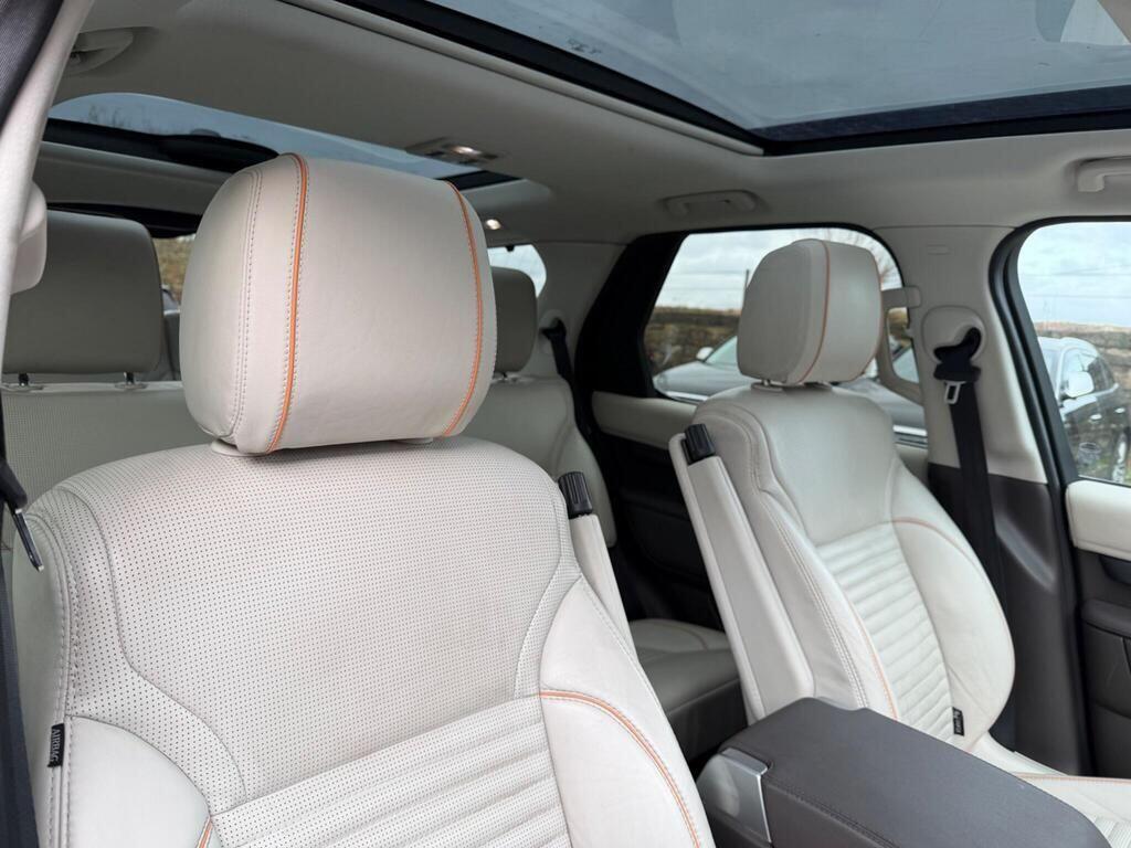 Land Rover Discovery view 20