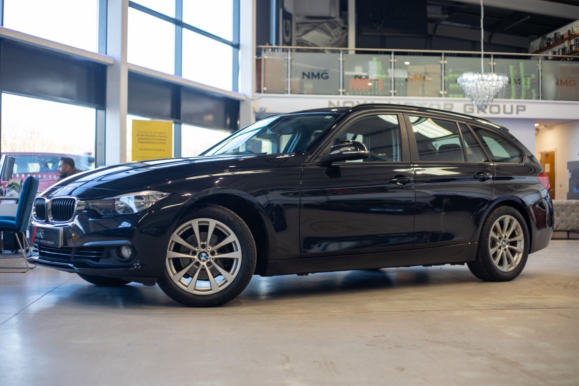 BMW 3 Series view 5