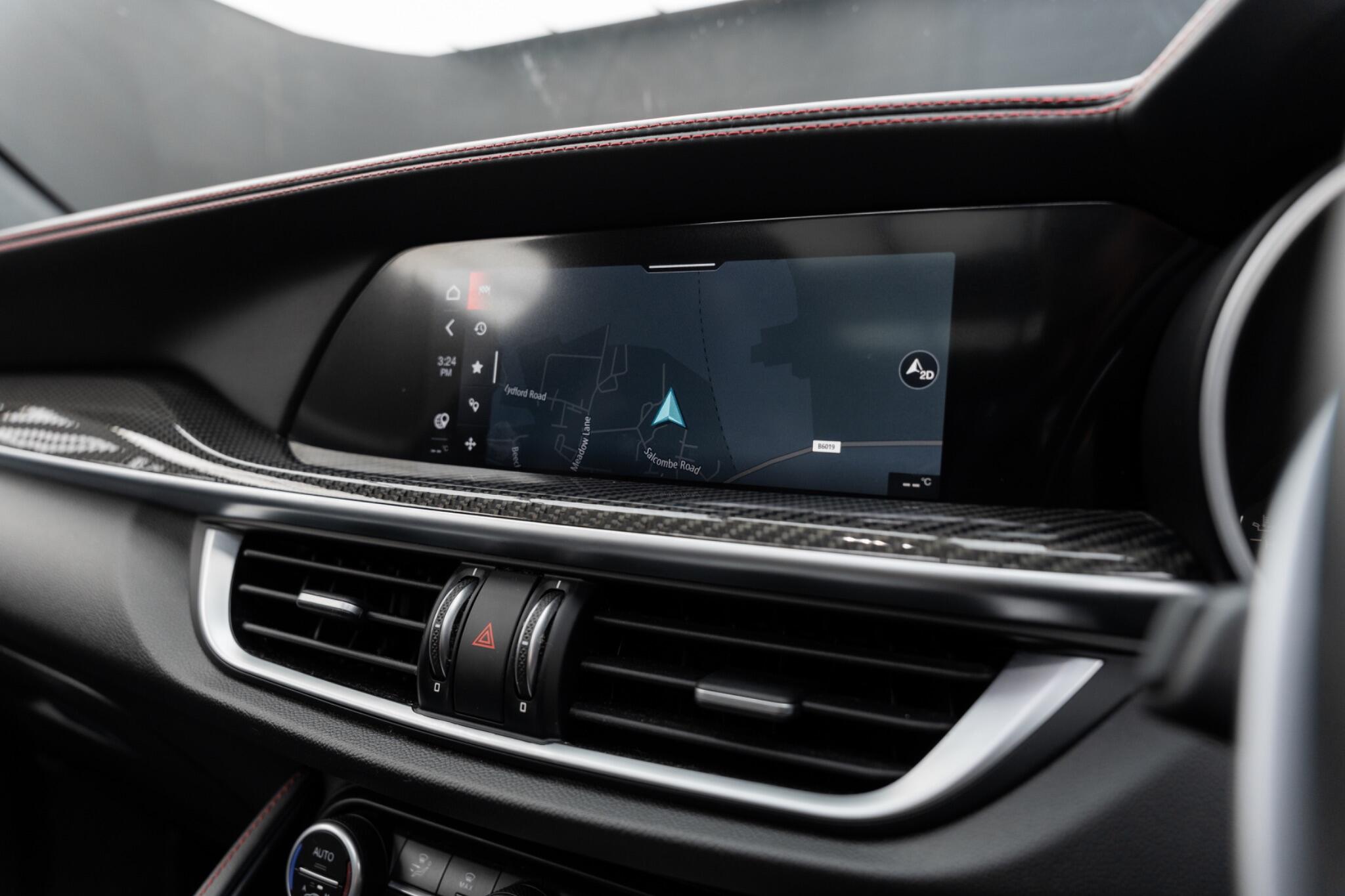Alfa Romeo Stelvio view 48