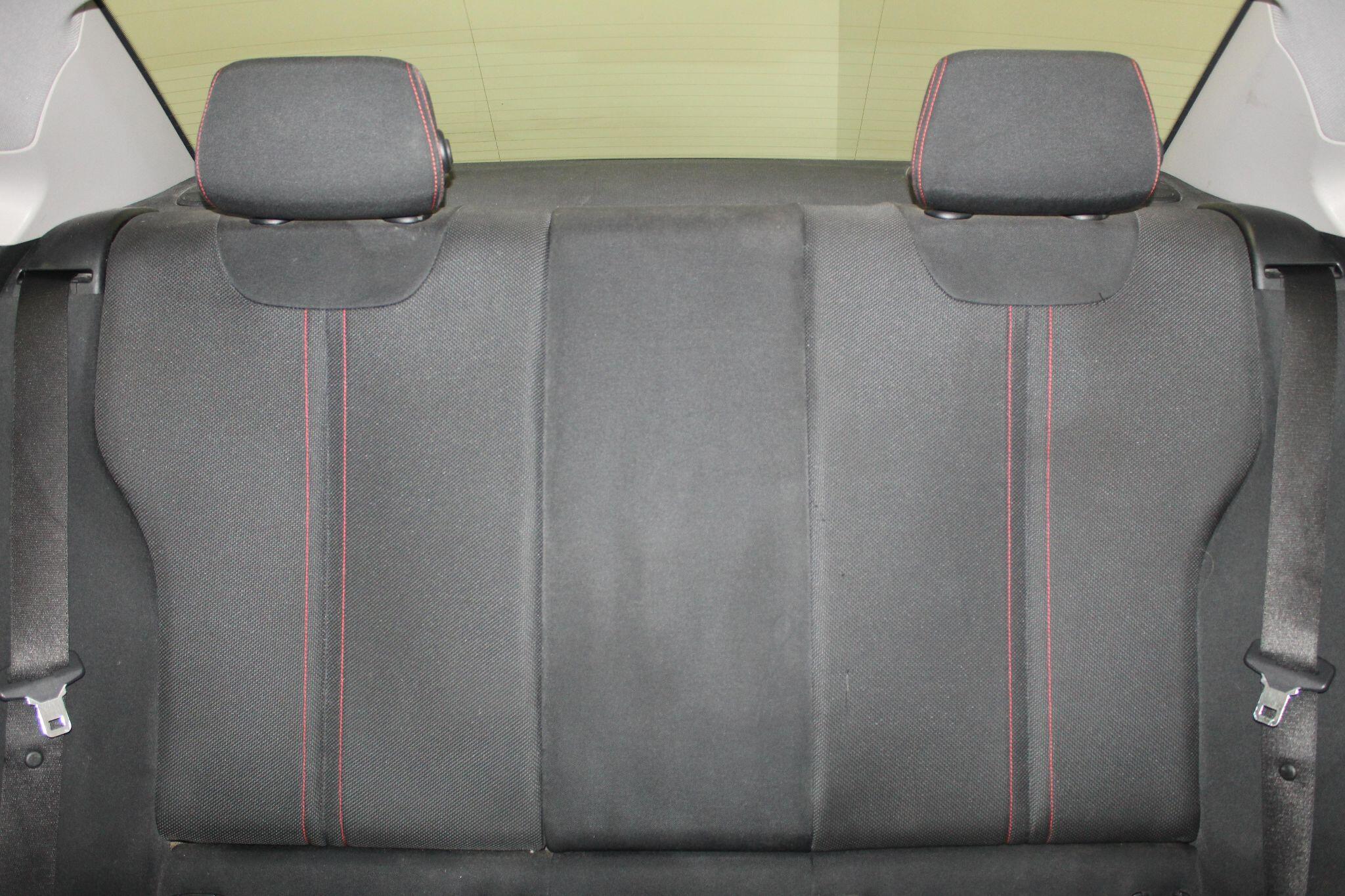 BMW 2 Series view 41