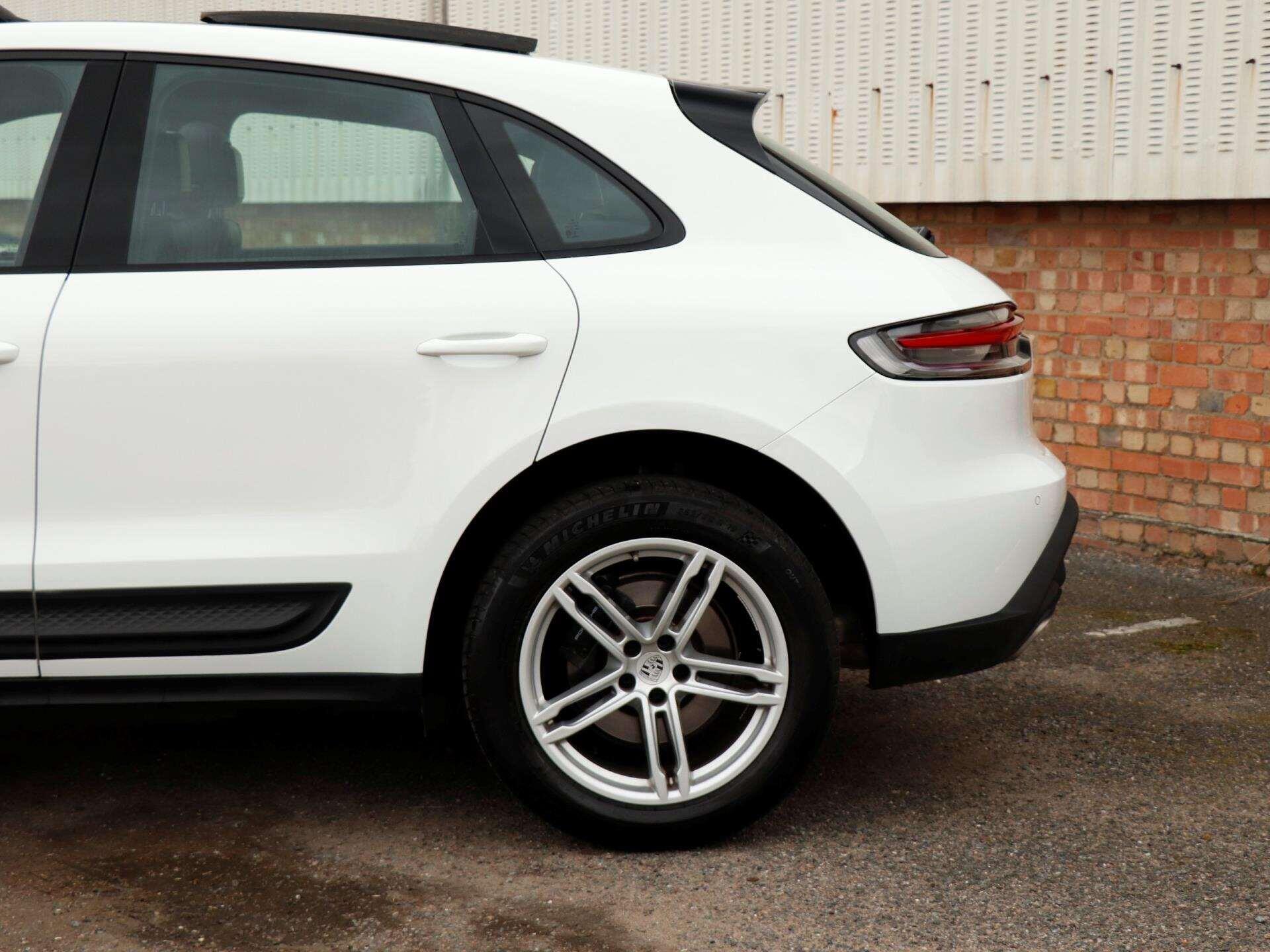 Porsche Macan view 32