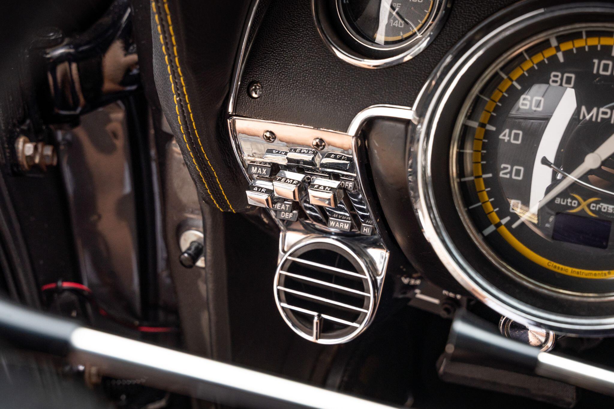 Ford Mustang view 36
