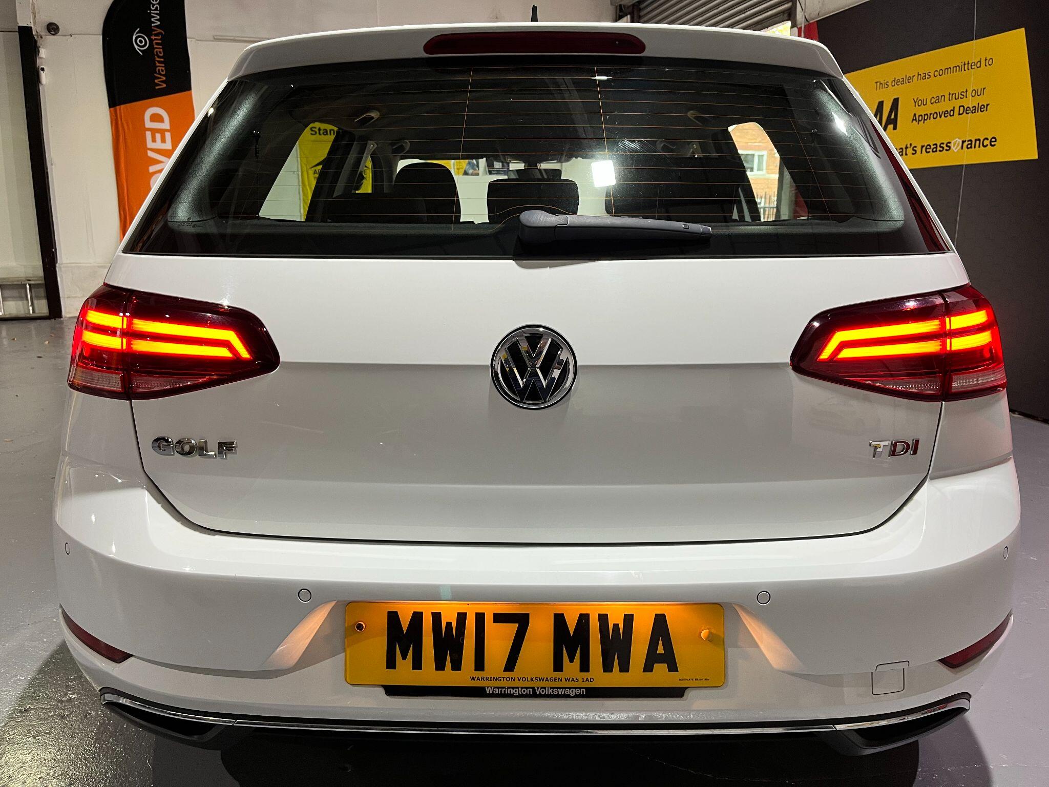 Volkswagen Golf view 8