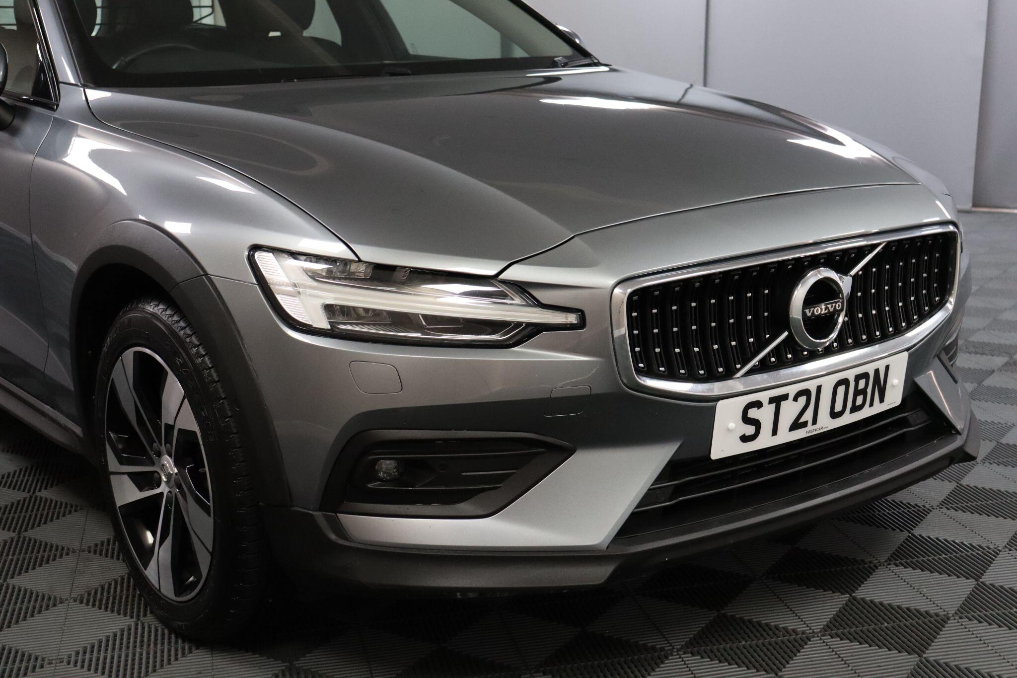 Volvo V60 Cross Country view 26