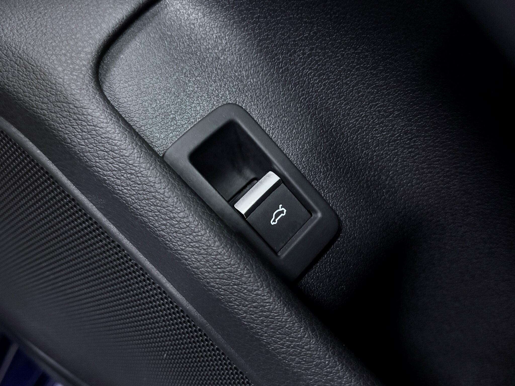 Audi S4 view 17