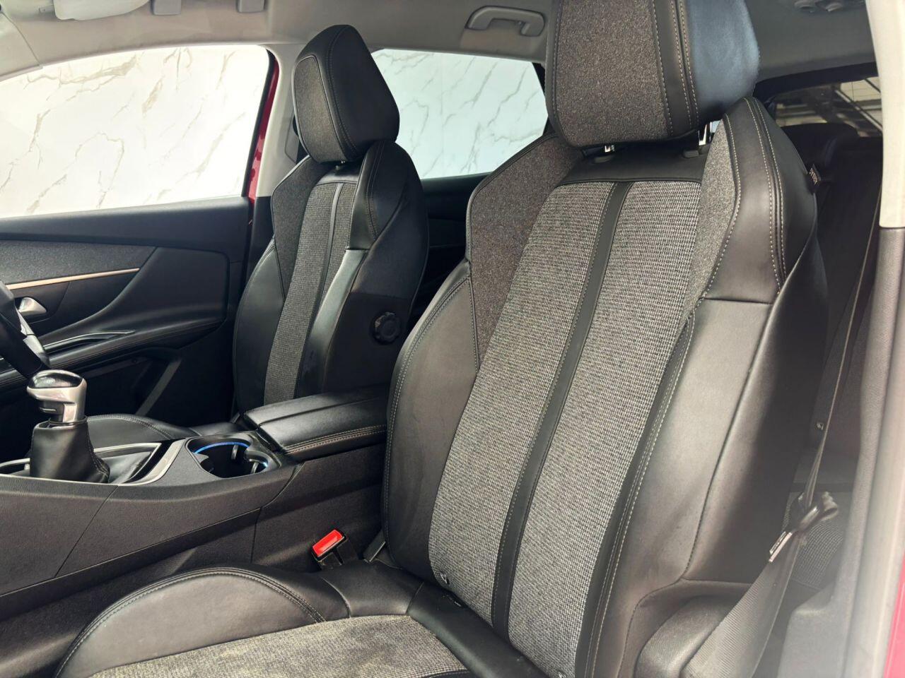 Peugeot 3008 view 12