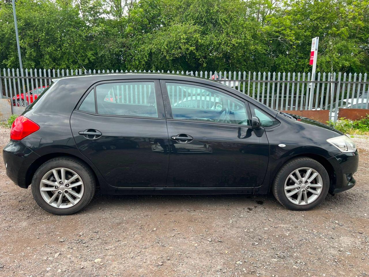 Toyota Auris view 6