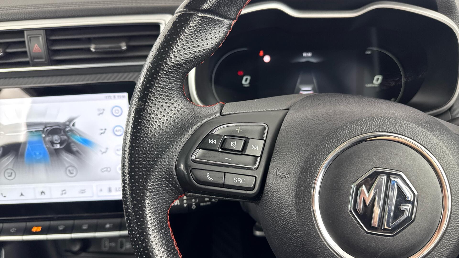 MG ZS view 40