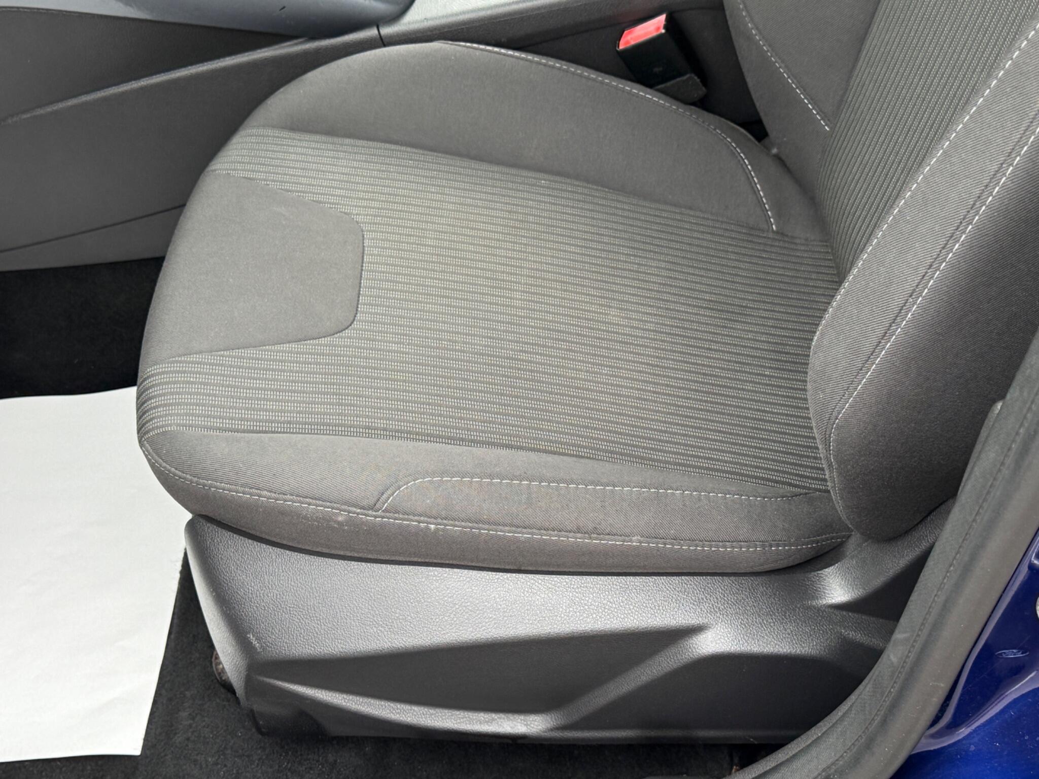 Ford Focus - Image 45