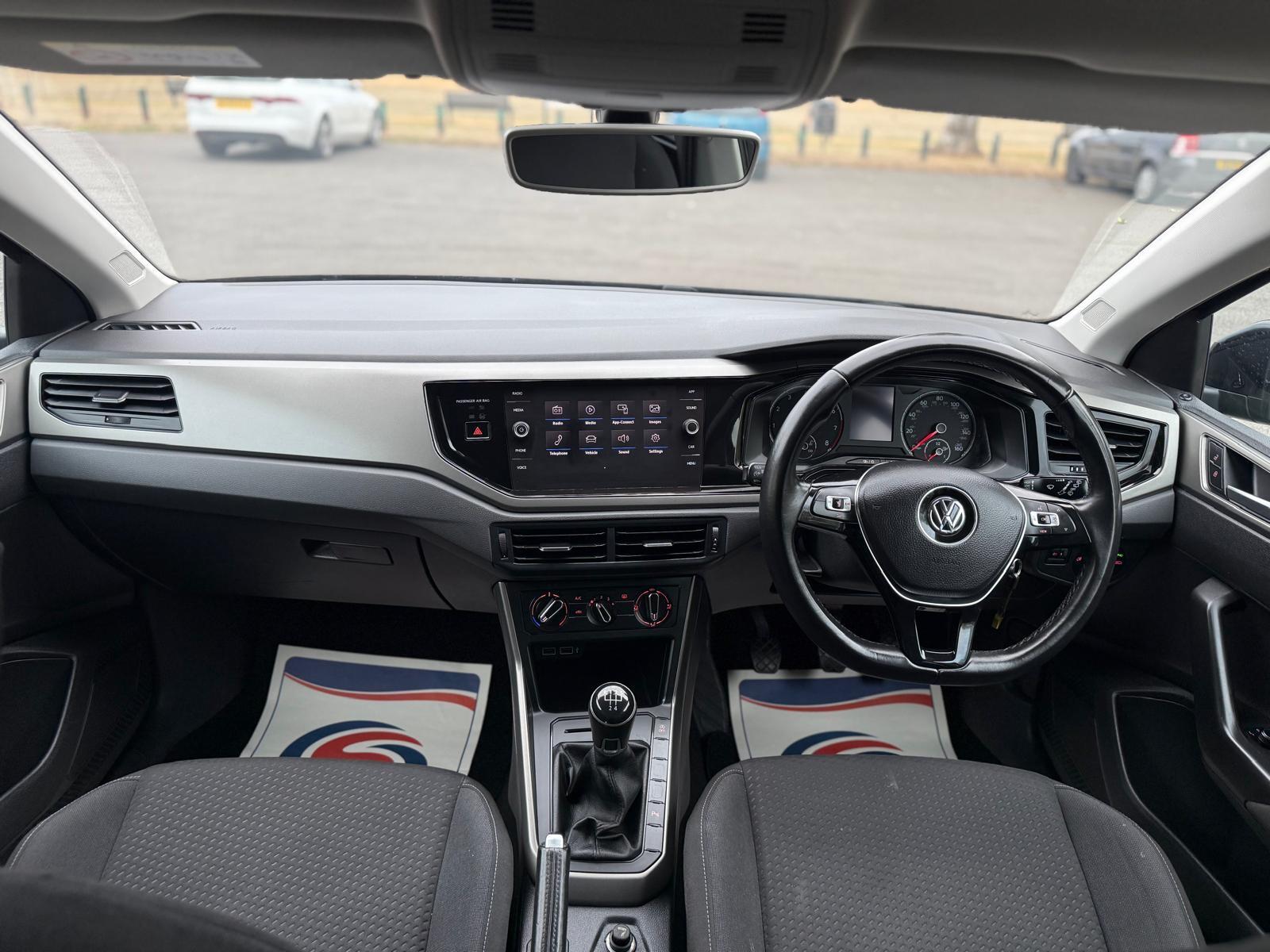 Volkswagen Polo view 2