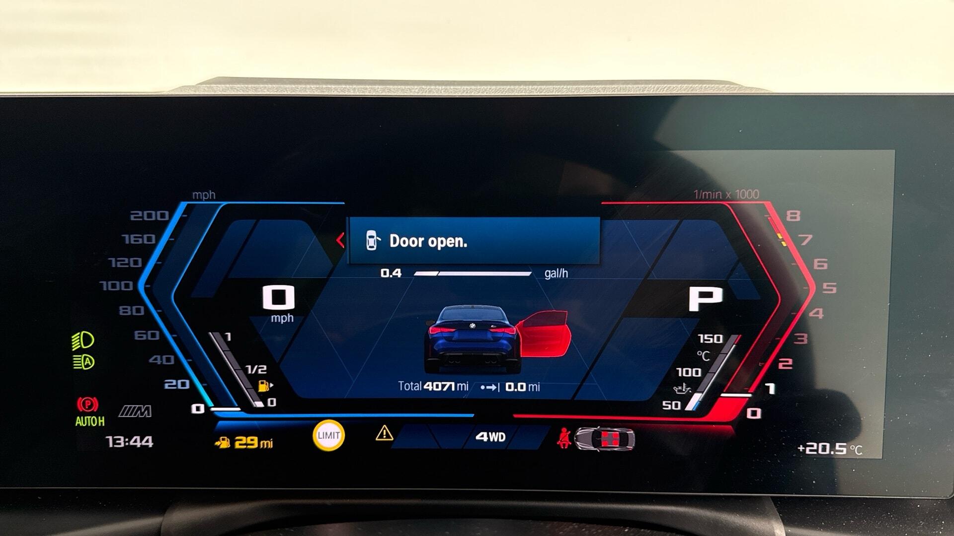 BMW M4 view 9