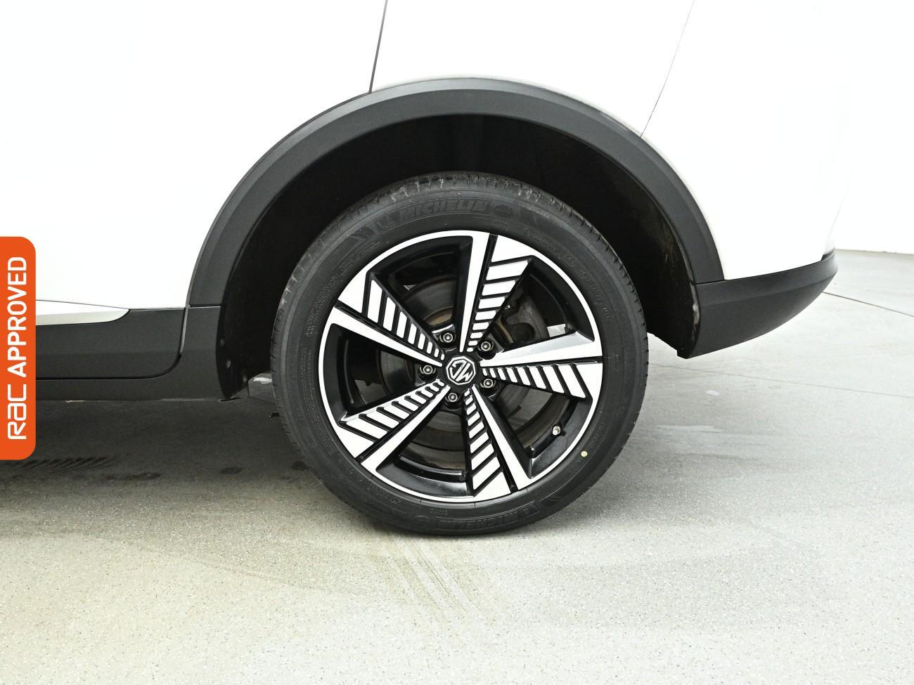 MG ZS view 28