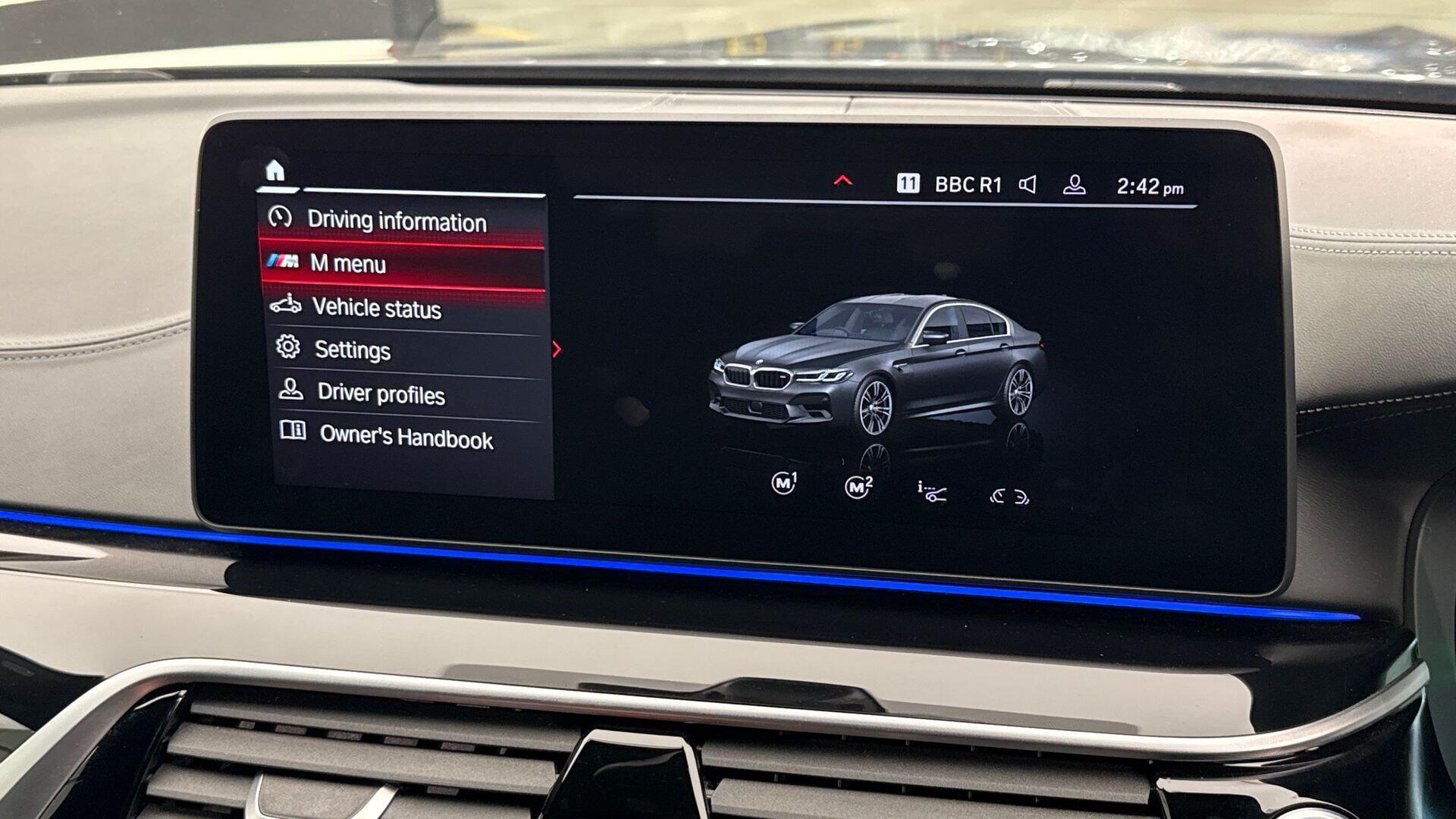 BMW M5 view 32