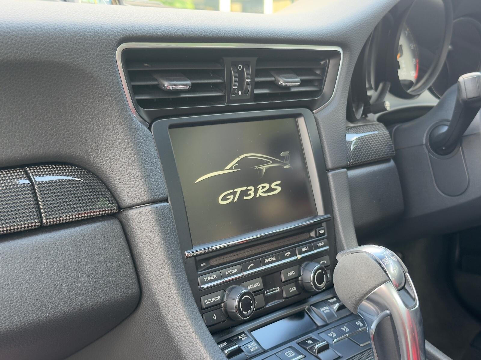 Porsche 911 view 40