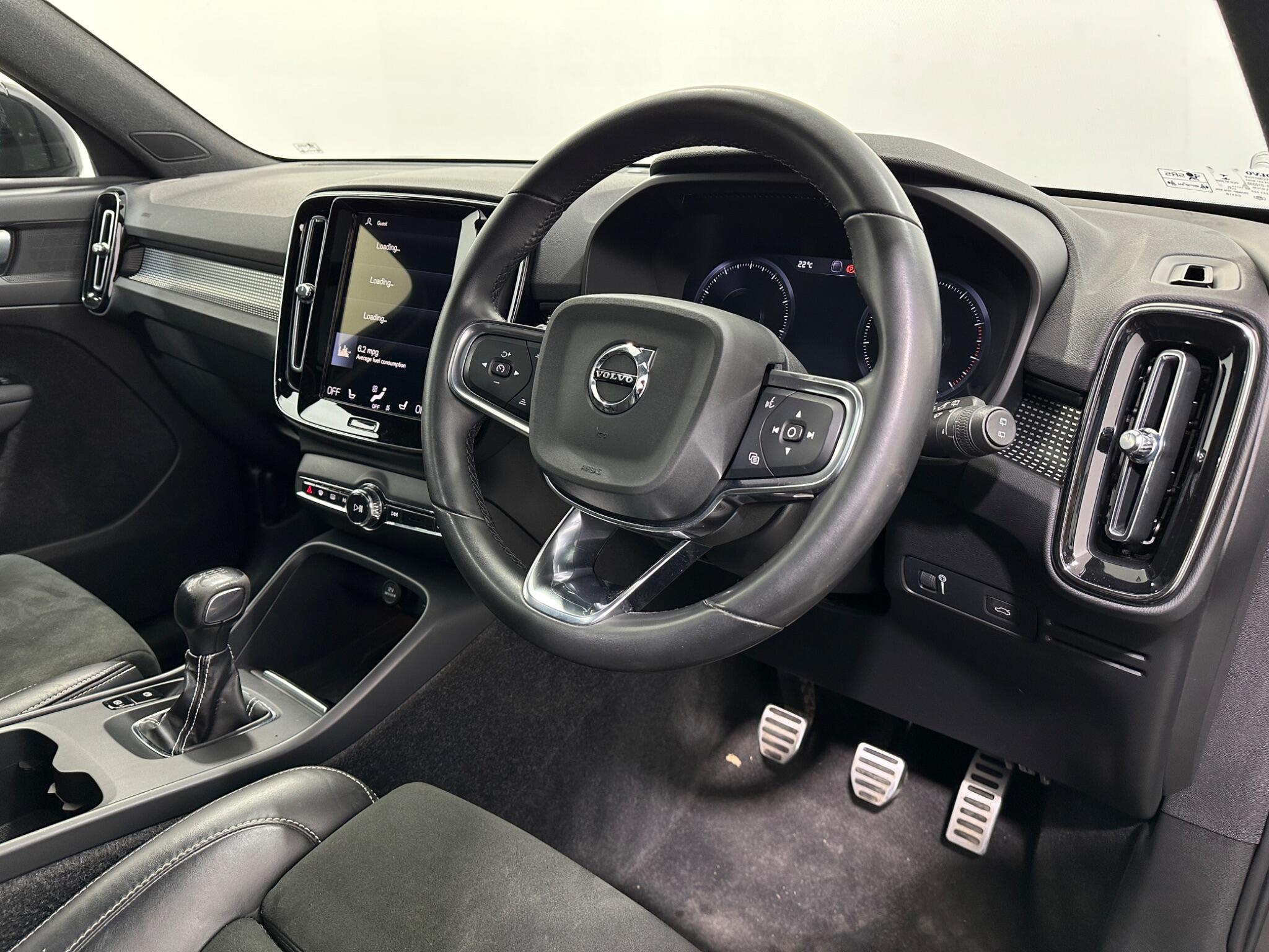 Volvo XC40 view 11