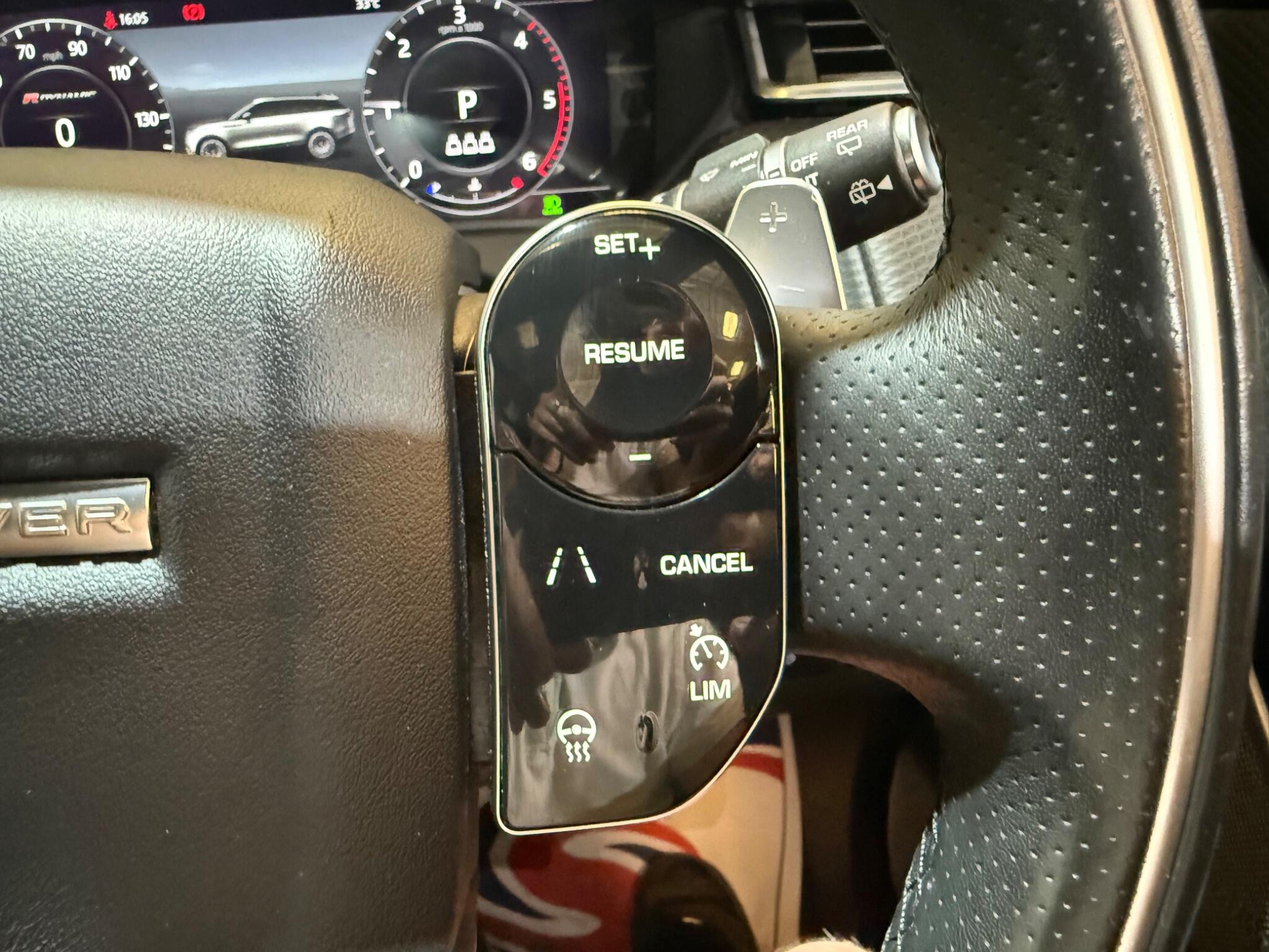 Land Rover Range Rover Velar view 35
