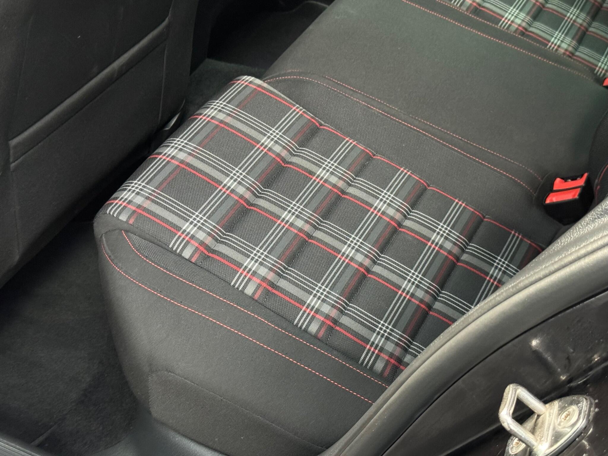 Volkswagen Golf view 48