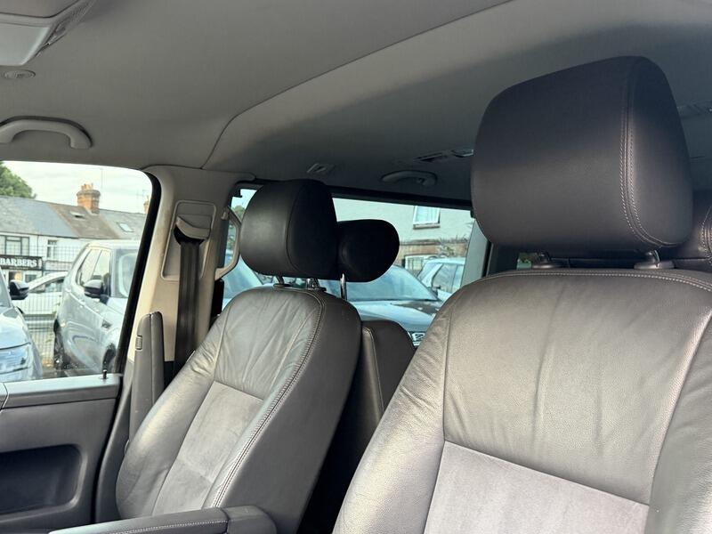 Volkswagen Caravelle view 48