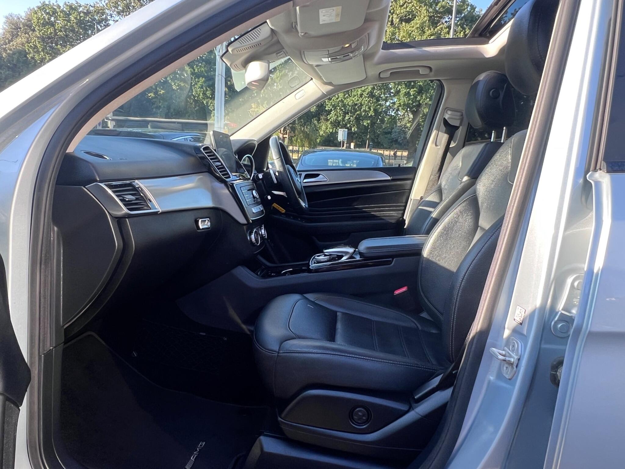 Mercedes-Benz Gle view 34