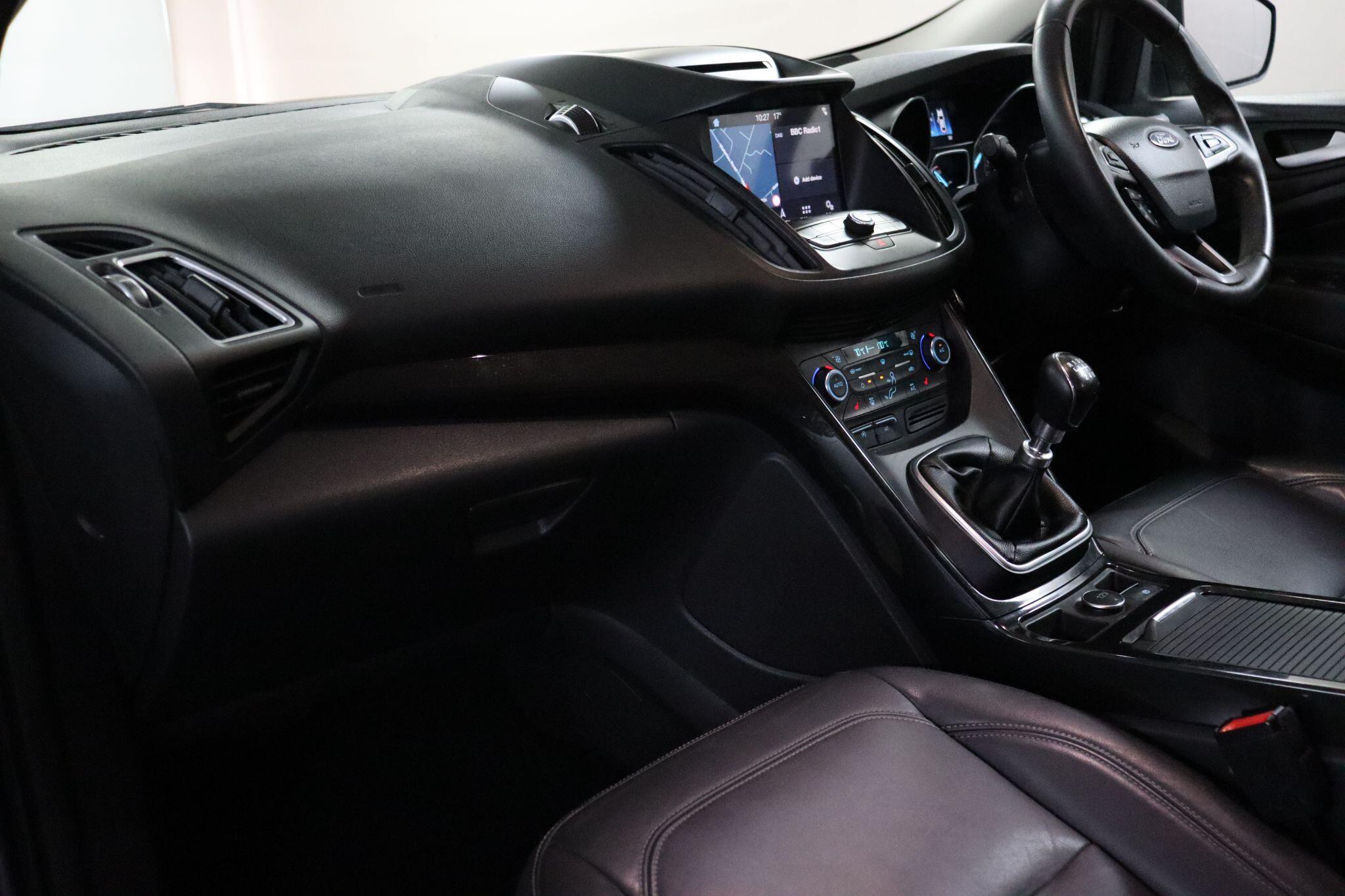 Ford Kuga view 34
