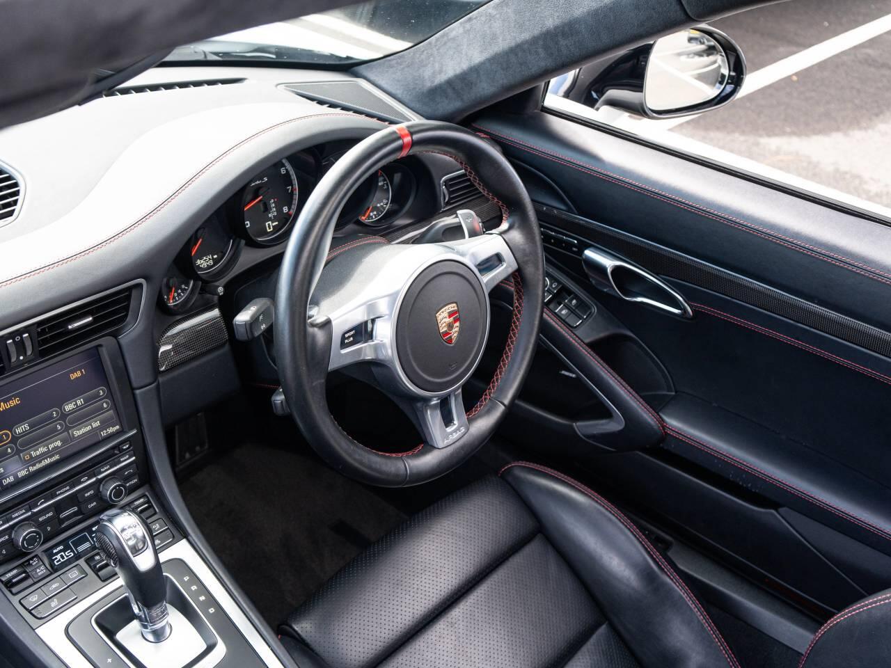 Porsche 911 view 51
