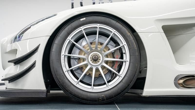 Mercedes-Benz SLS view 23