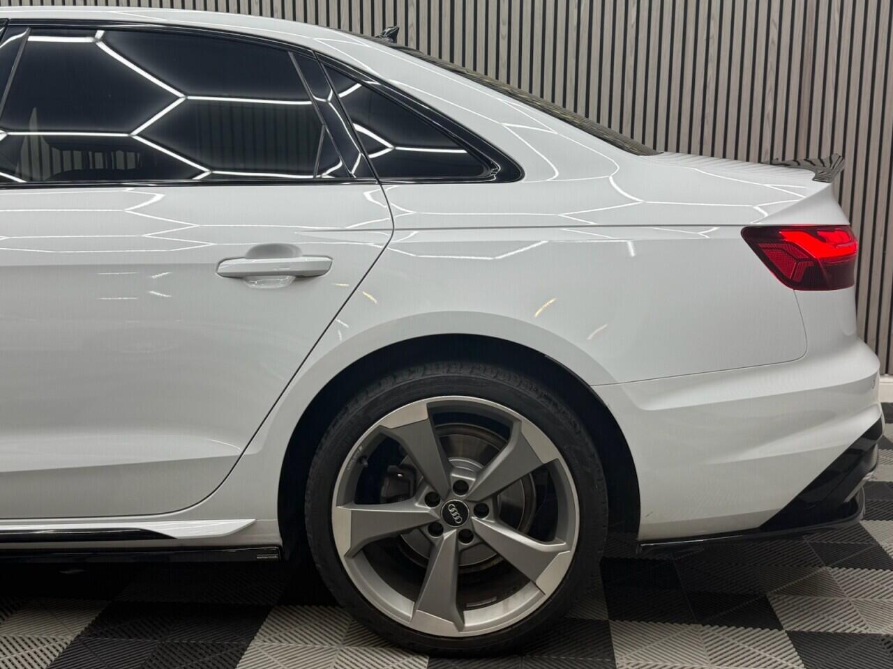 Audi A4 view 34