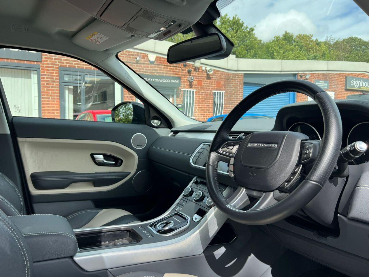 Land Rover Range Rover Evoque view 18