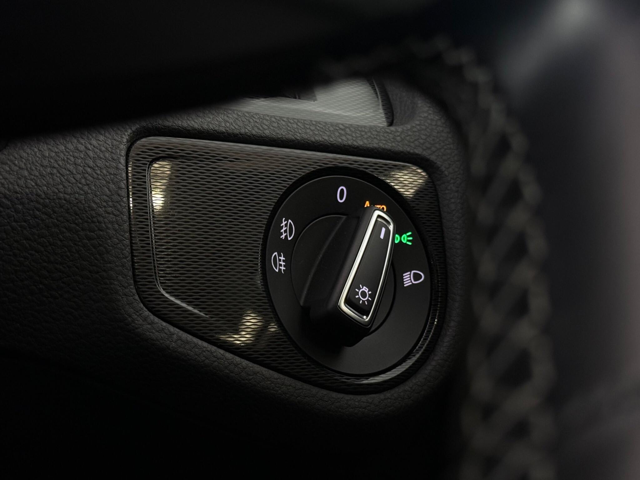 Volkswagen Golf view 18