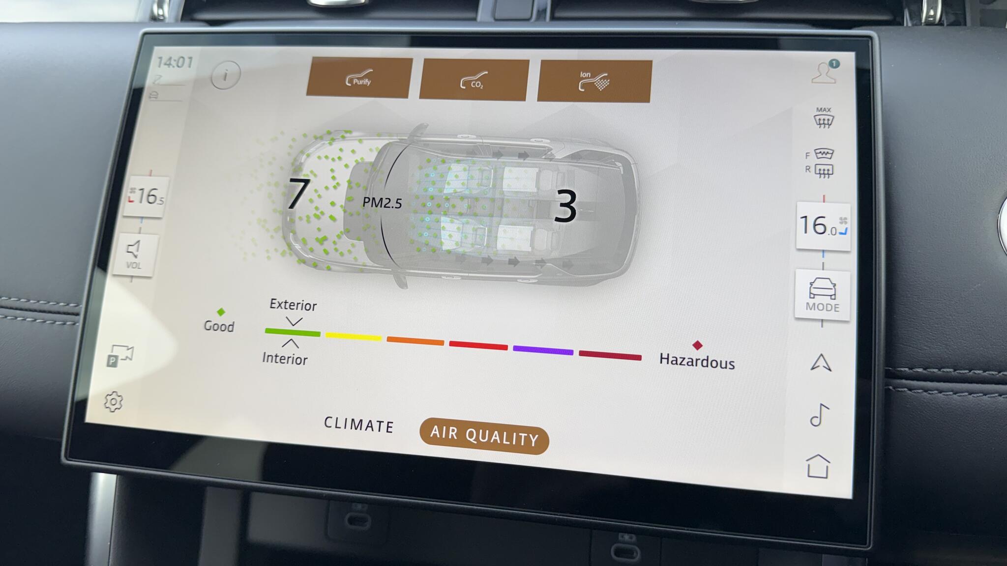 Land Rover Discovery Sport view 40