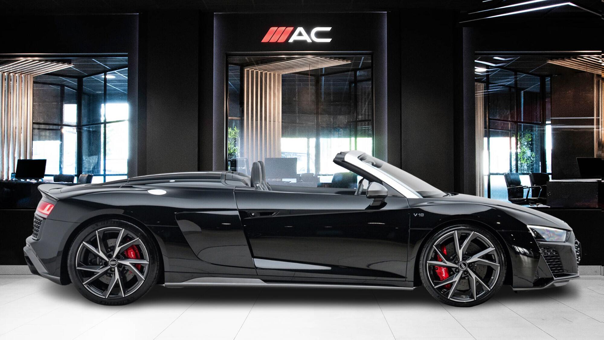 Audi R8 view 5