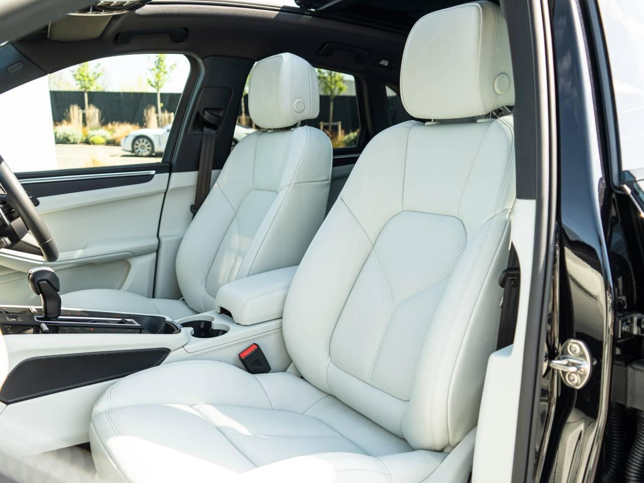 Porsche Macan view 39