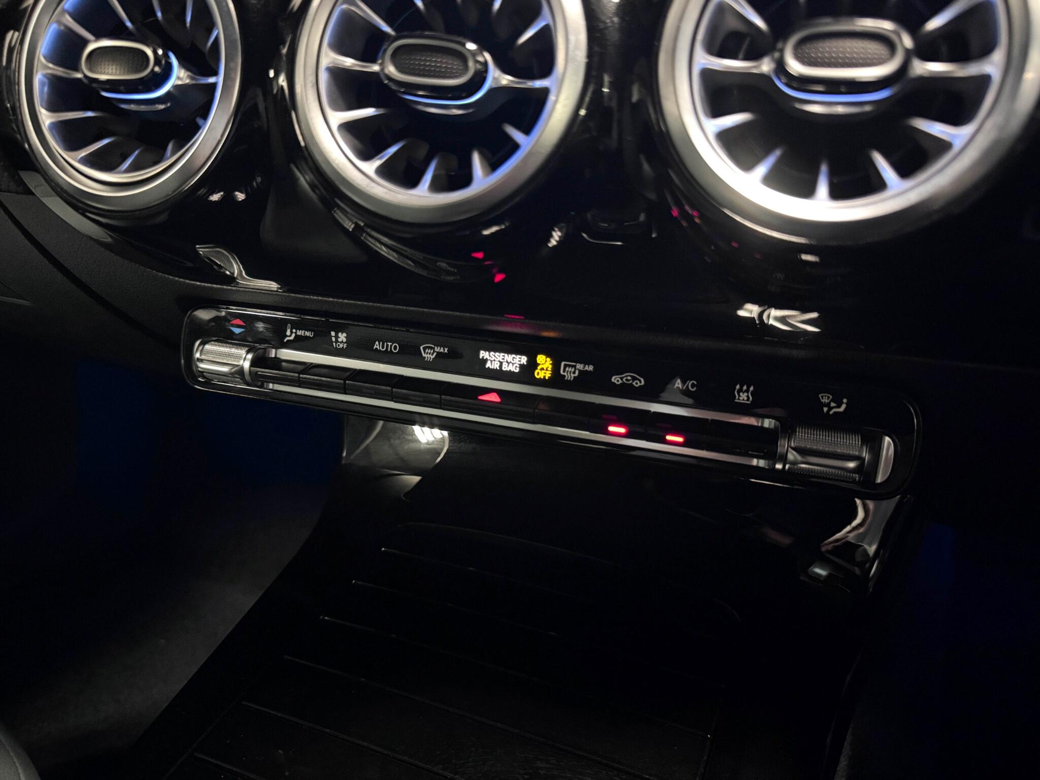 Mercedes-Benz Cla view 40