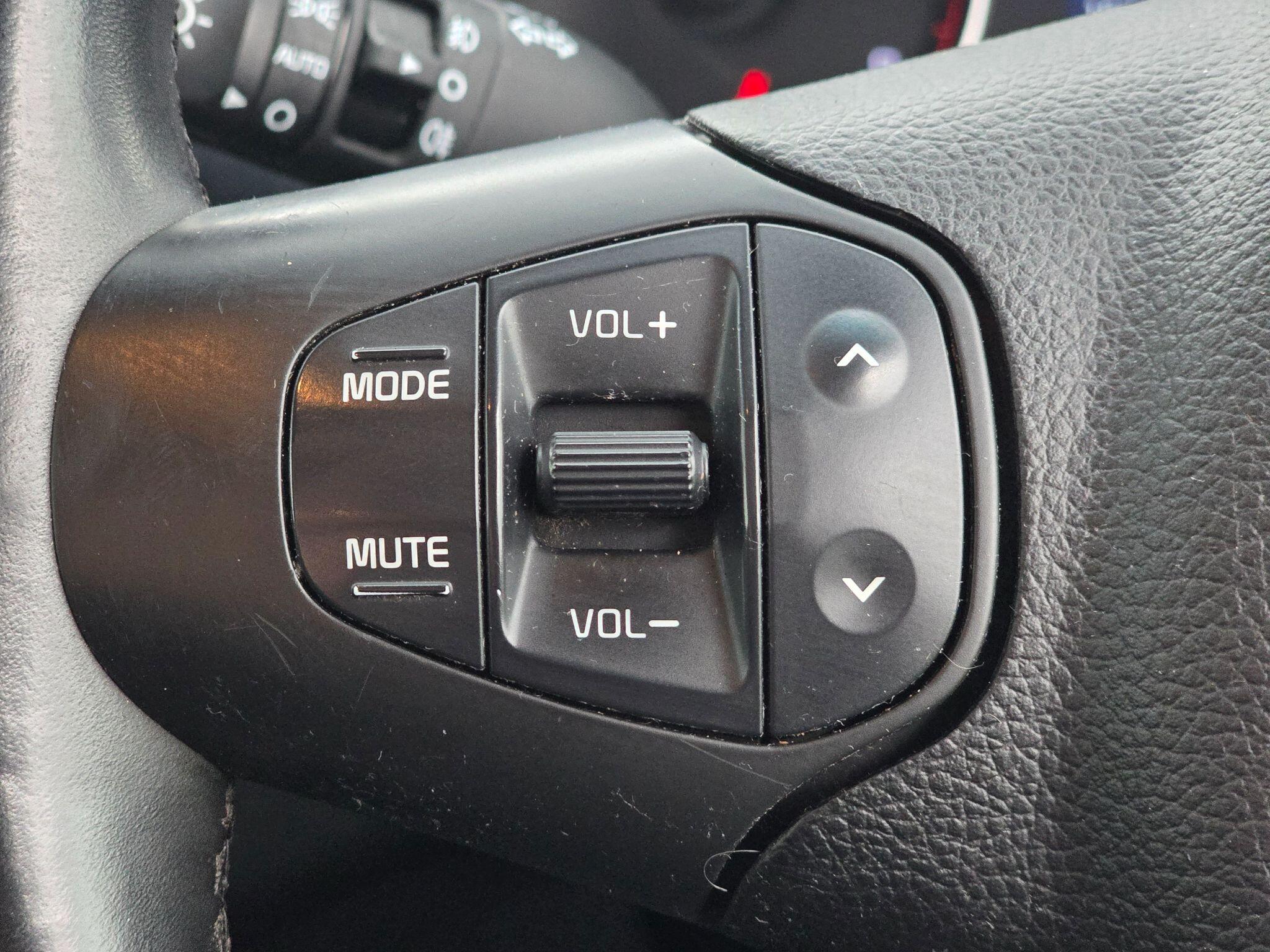 Kia Carens view 38