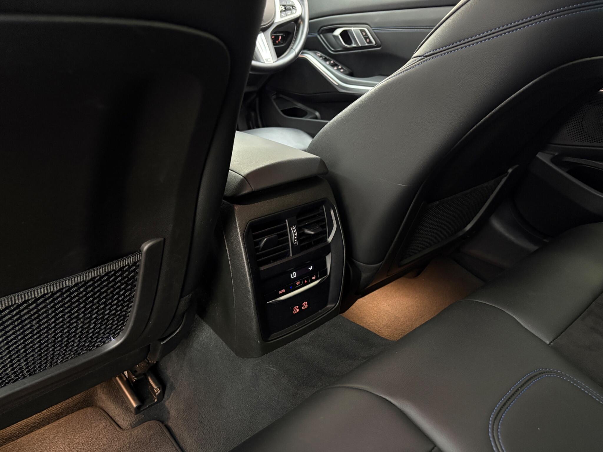 BMW 3 Series view 23