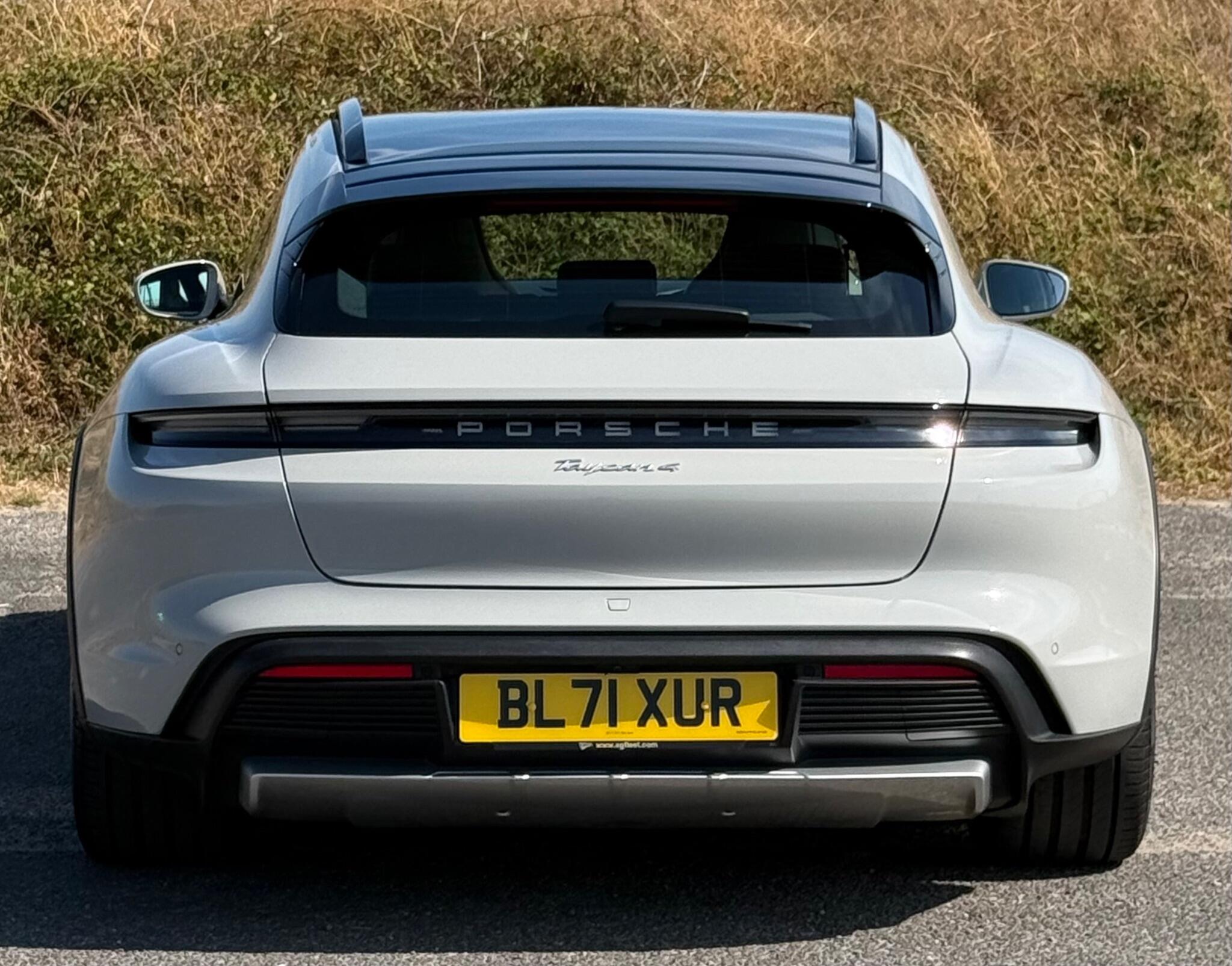 Porsche Taycan view 14