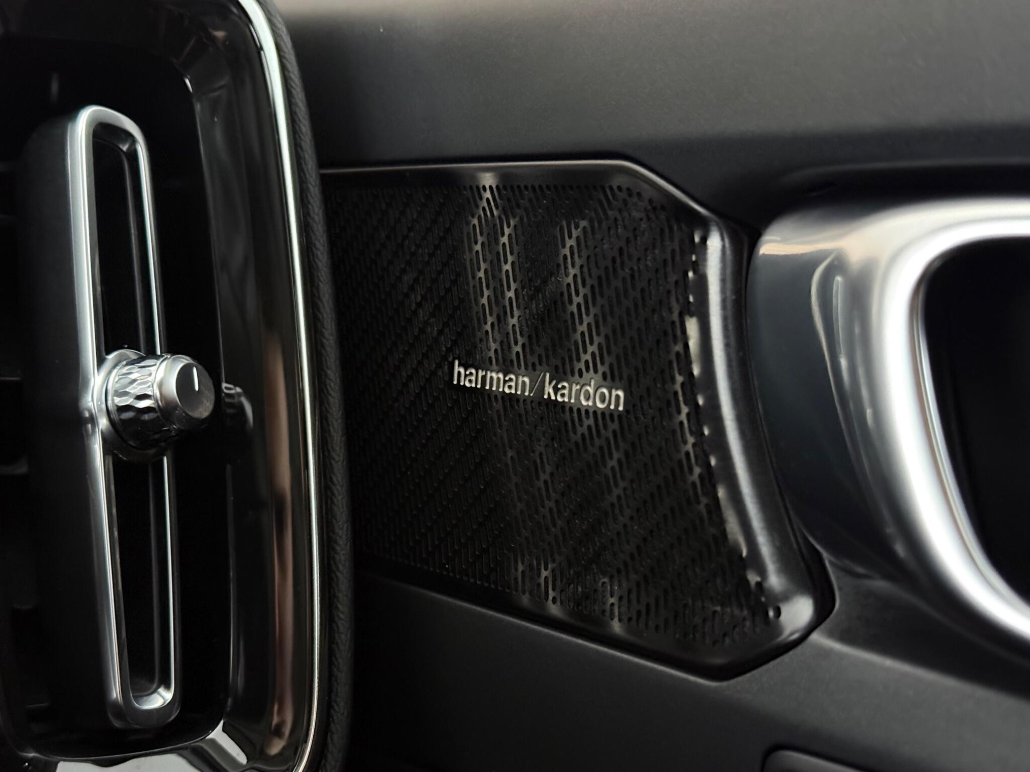Volvo XC40 view 25