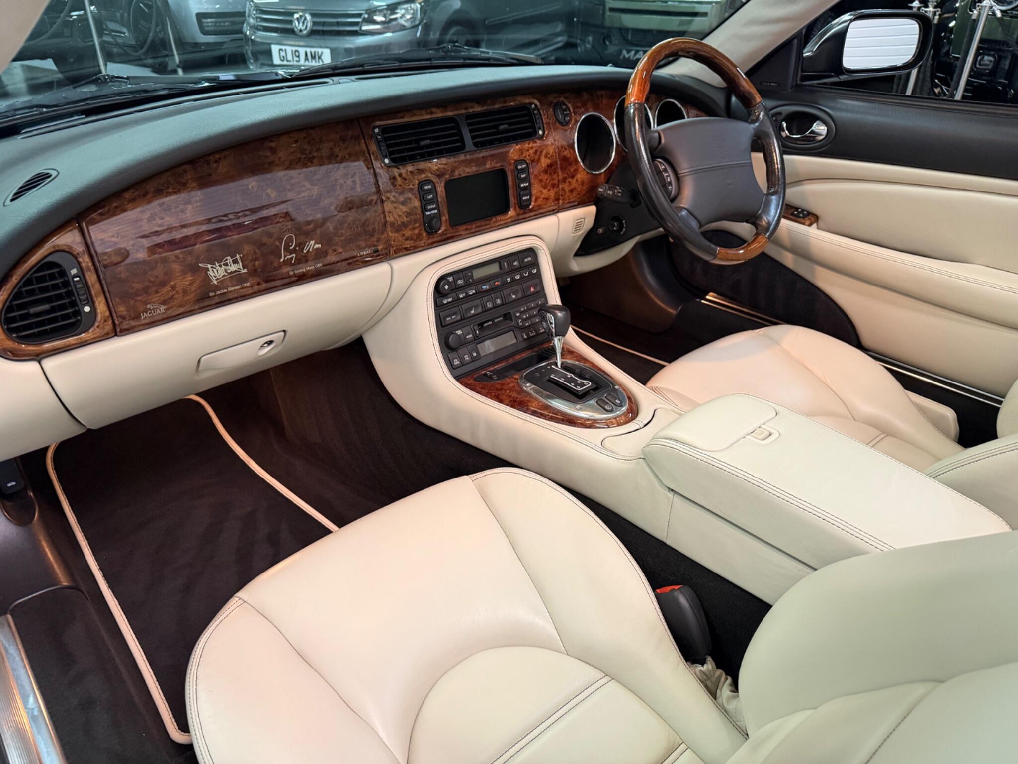 Jaguar XK8 view 44