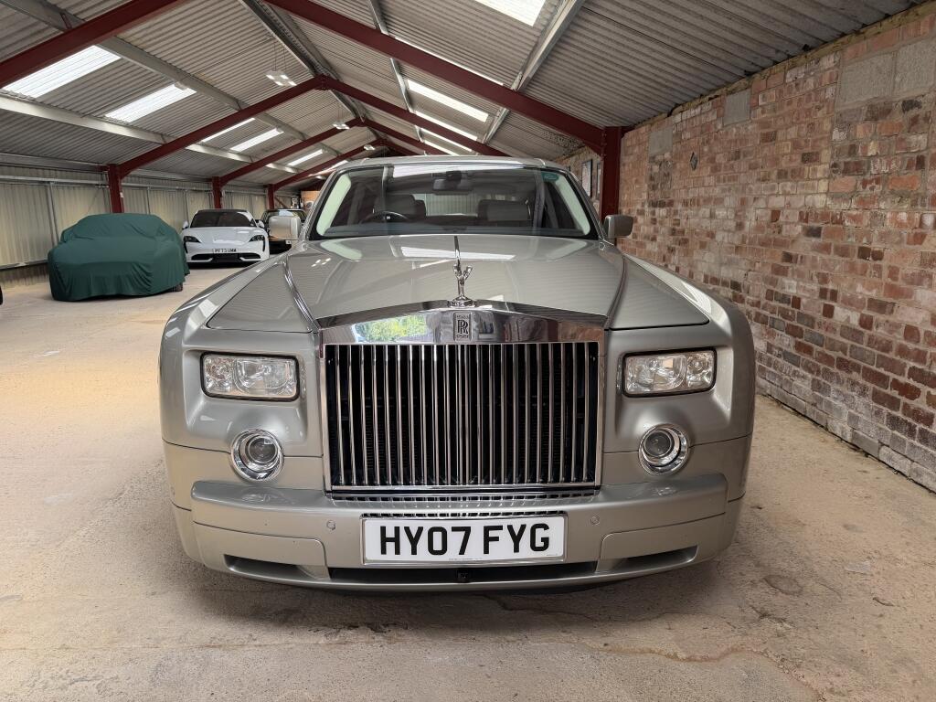 Rolls-Royce Phantom view 46