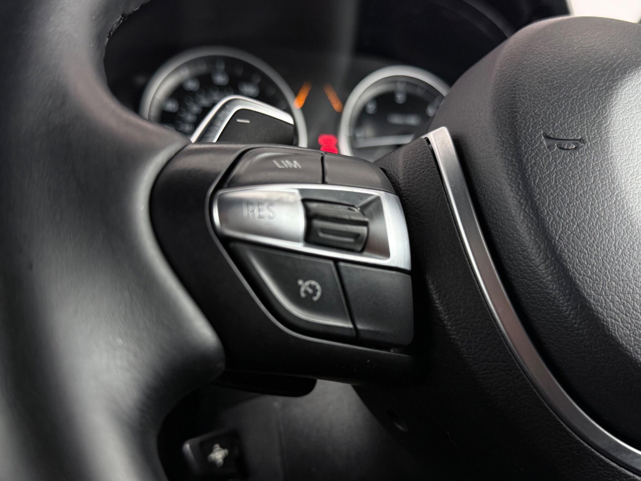 BMW X5 view 12