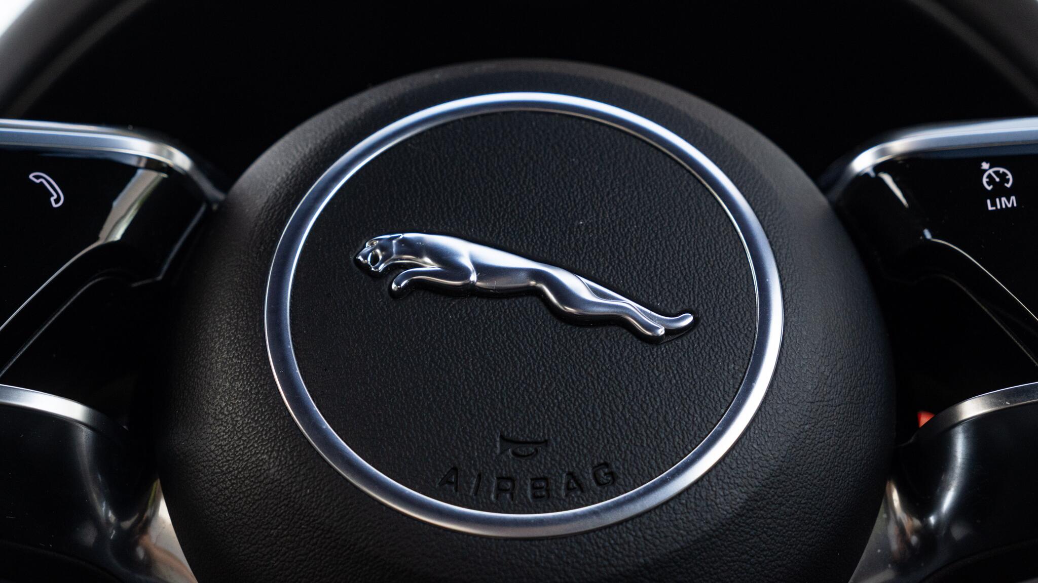 Jaguar Xe view 35