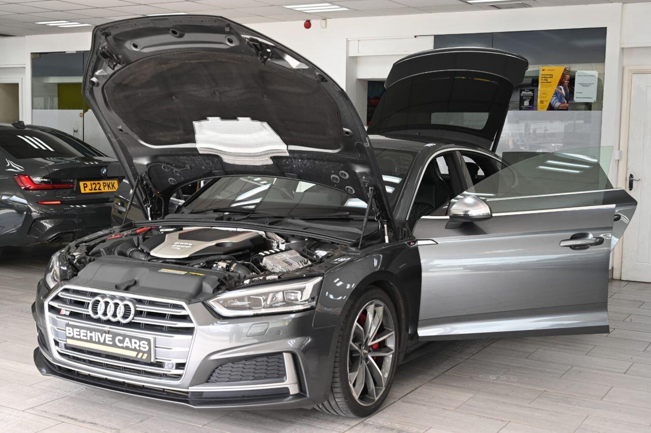 Audi S5 view 12